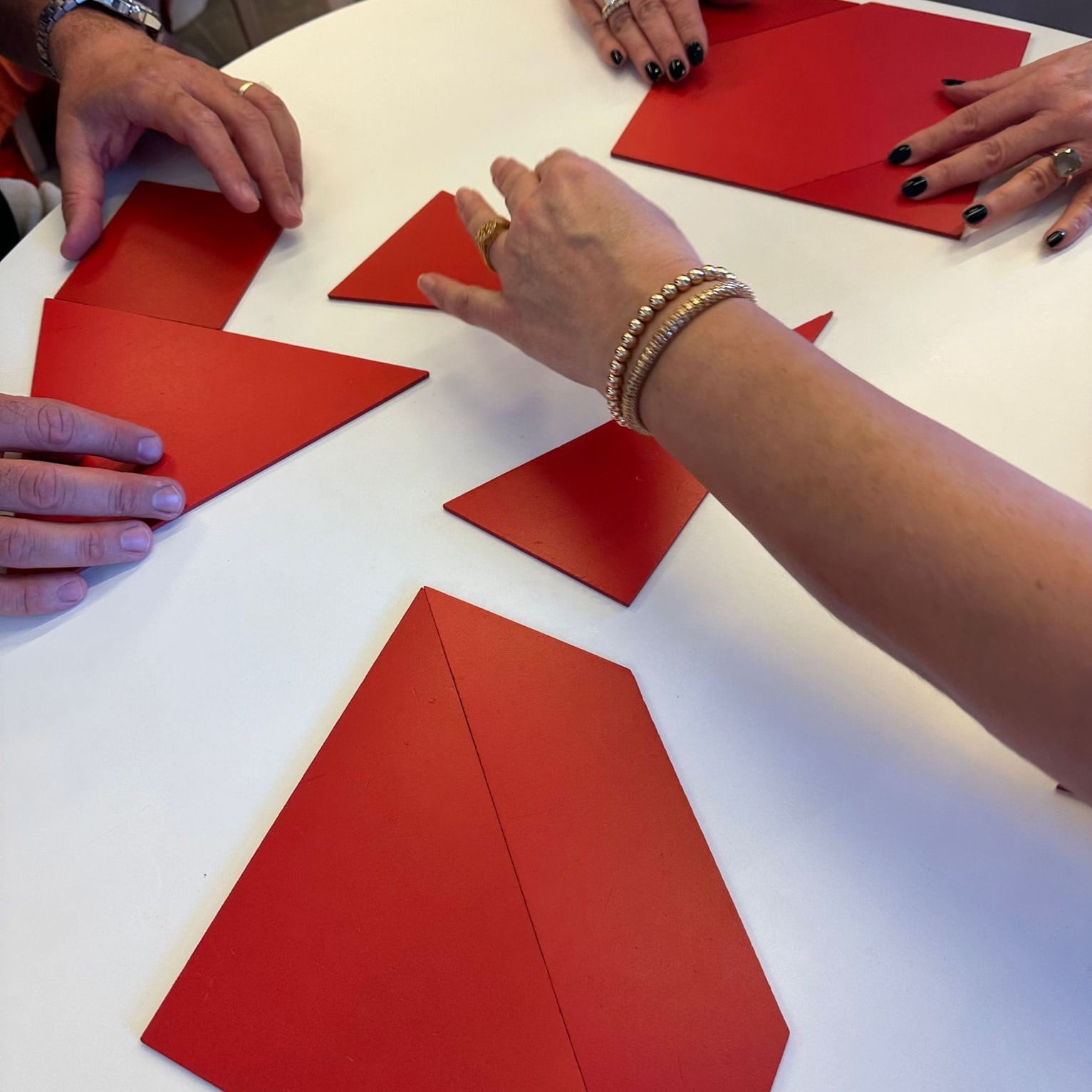 סדנת EP - לא מה שחשבת! עובדים ביחד ומוצאים פתרונות יצירתיים.